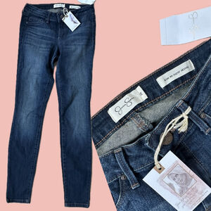Jessica Simpson Kiss Me Super Skinny Jeans Dark Wash Size 26 NWT Stretch Denim
